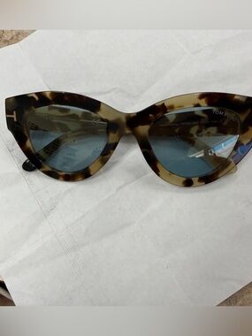 Tom Ford Tortoise Shell Cat-Eye Sunglasses with Blue Lenses